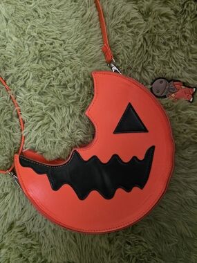 Spirit Halloween Orange Crescent Jack-O'-Lantern Crossbody Bag